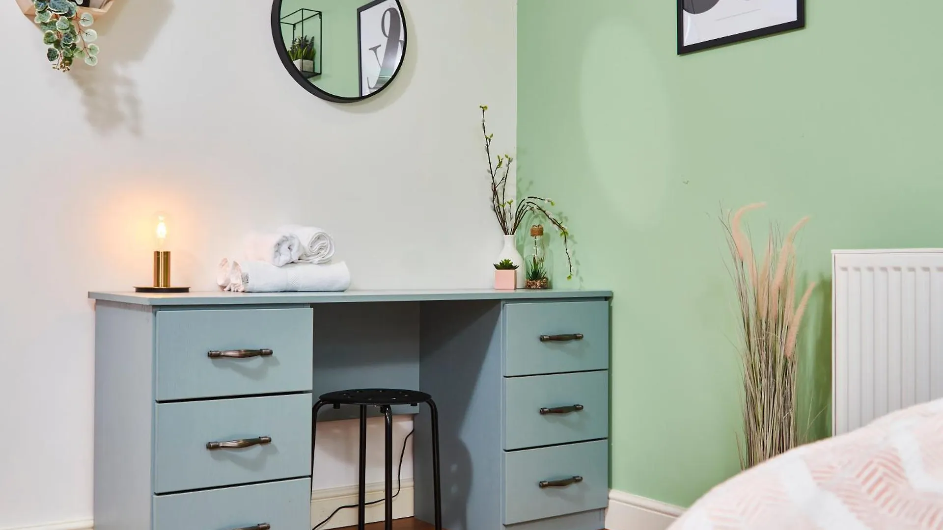 Central 3 Bedroom, En Suite - Perfect For Groups! Central Station Apartment
